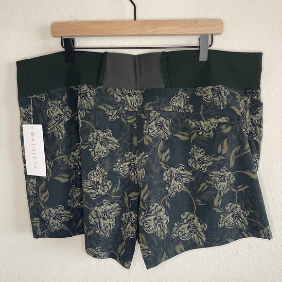 NEW Athleta Trekkie North Printed Shorts Green/Black Floral - Size 20 - Picture 10 of 11